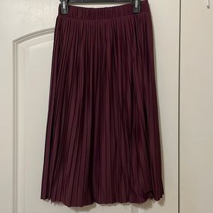 Xhilartion Pleated Midi Skirt